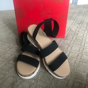 Platform sandals